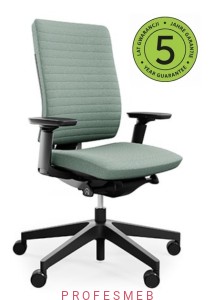 Fotel do gabinetu Xenon 10 SFL Profim z regulowanymi podłokietnikami, regulacją pochylenia oparcia i siedziska, oraz wysuwem siedziska tapicerowany