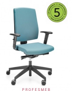 Krzesło biurowe RAYA 23S Profim obrotowe tapicerowane z regulowanymi podłokietnikami